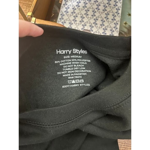 Harry Styles Glitter Black Sweatshirt Pullover 2017 Tour Rare Medium - Picture 4 of 4